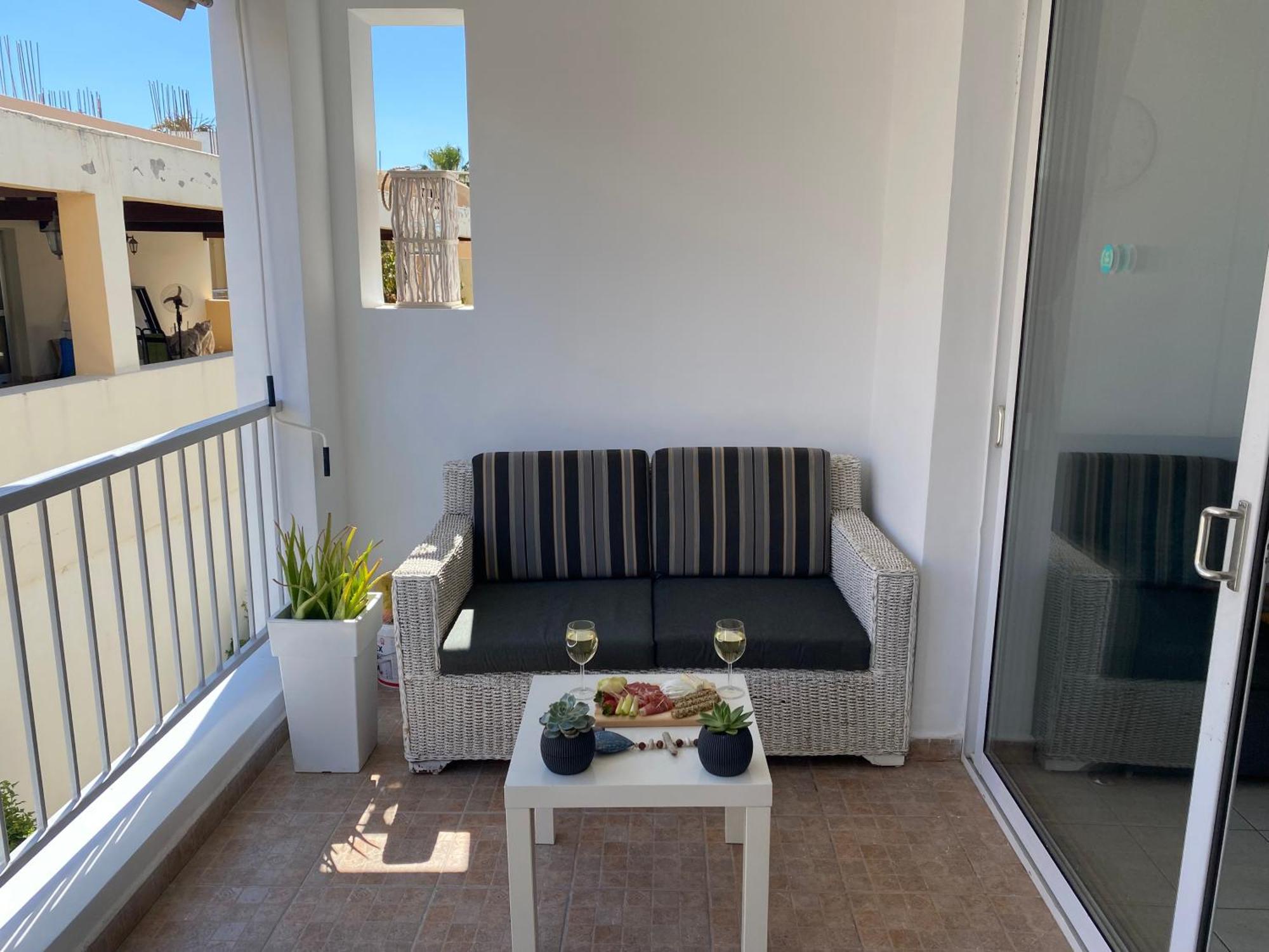 Ev Zin:Cozy, Newly Rennovated, Studio, Swimming Pool B102 Paphos Luaran gambar